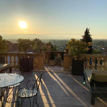 Le Petit Chateau Châteauneuf-de-Gadagne エクステリア 写真