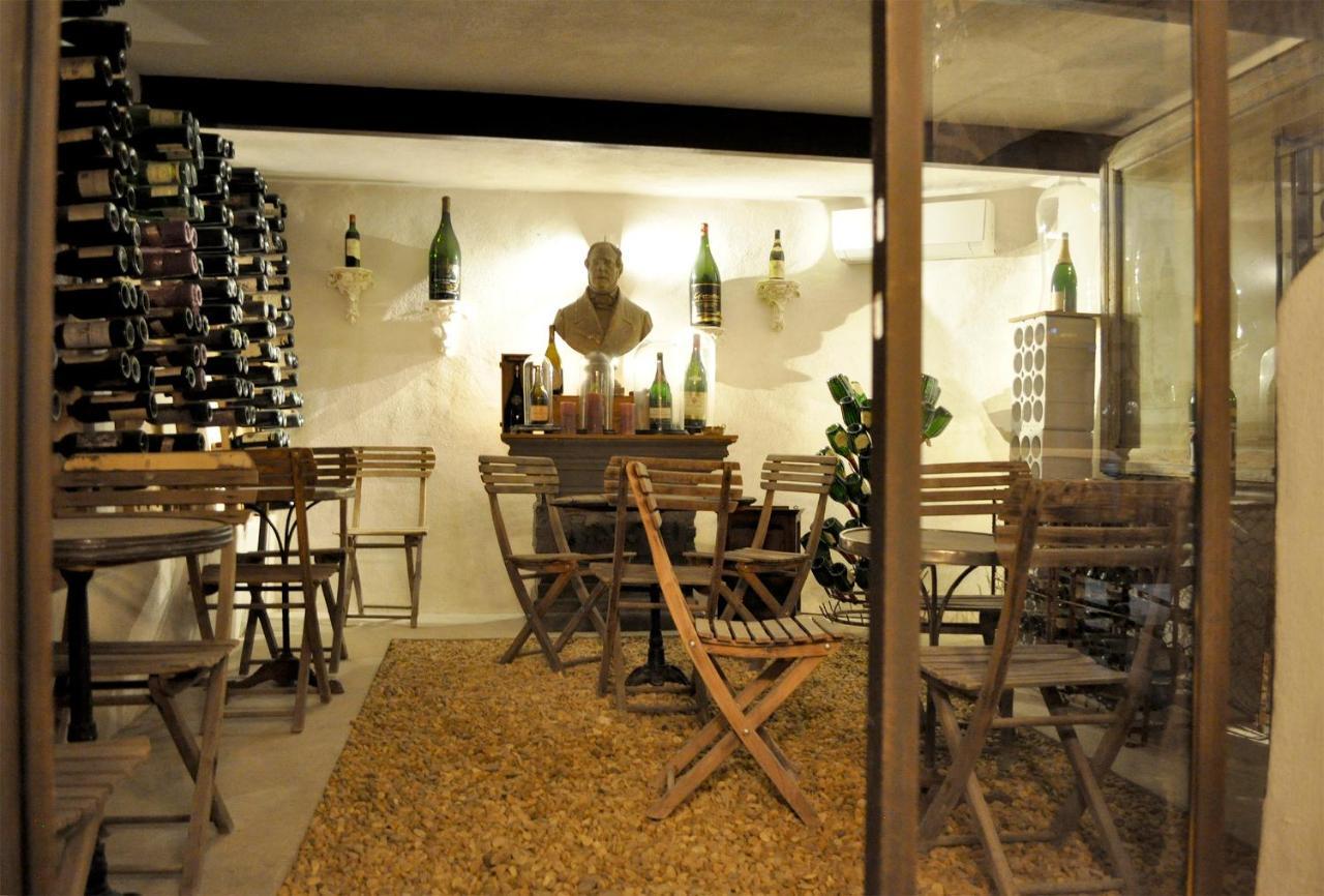 Le Petit Chateau Châteauneuf-de-Gadagne エクステリア 写真