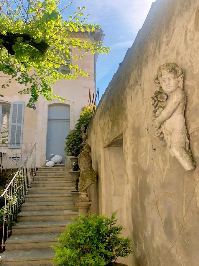 Le Petit Chateau Châteauneuf-de-Gadagne エクステリア 写真
