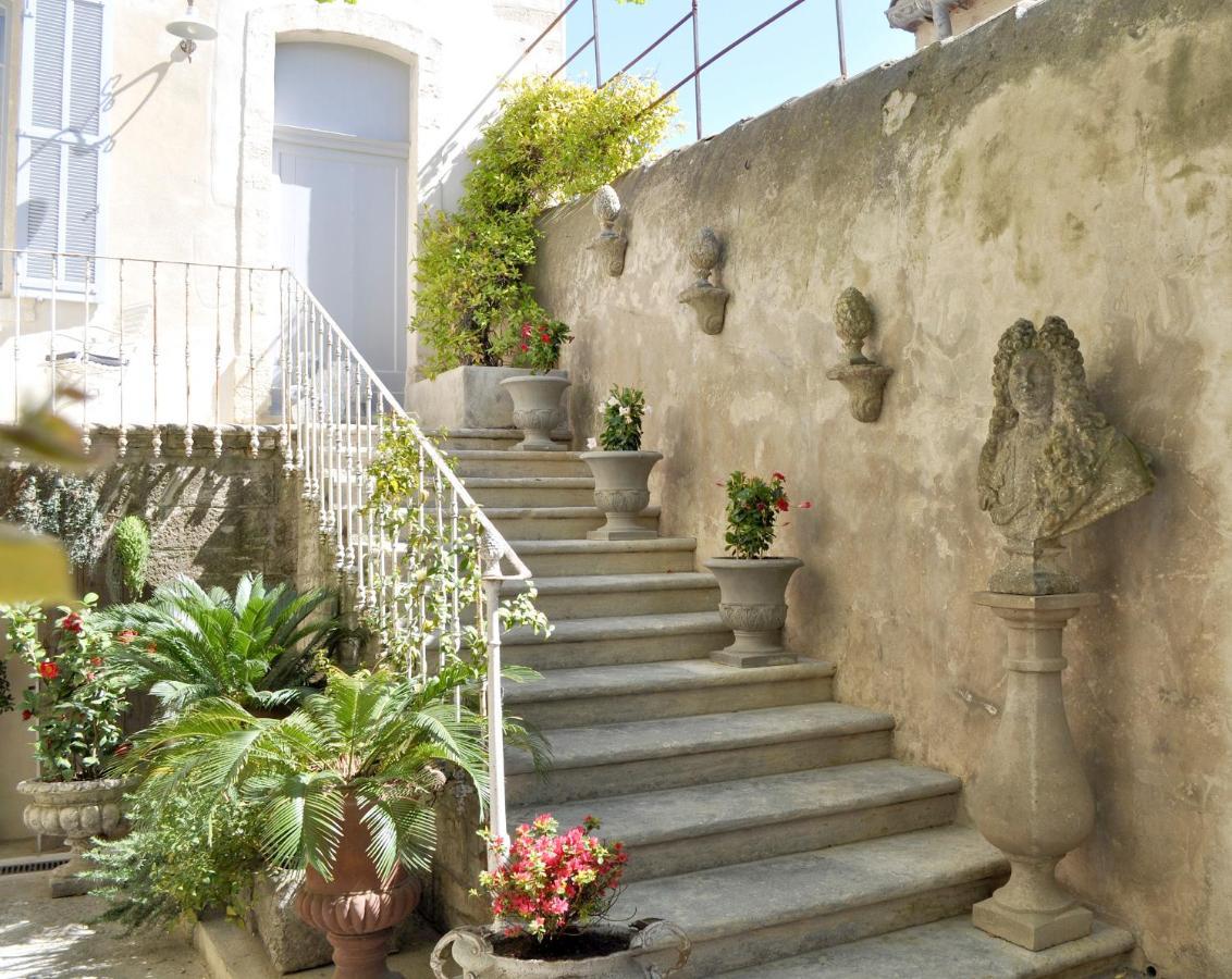 Le Petit Chateau Châteauneuf-de-Gadagne エクステリア 写真