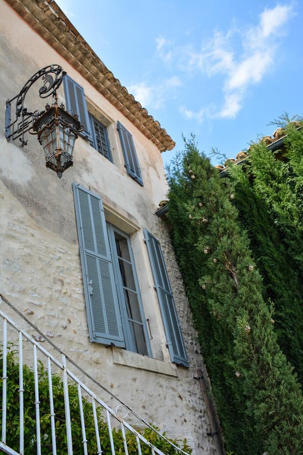 Le Petit Chateau Châteauneuf-de-Gadagne エクステリア 写真