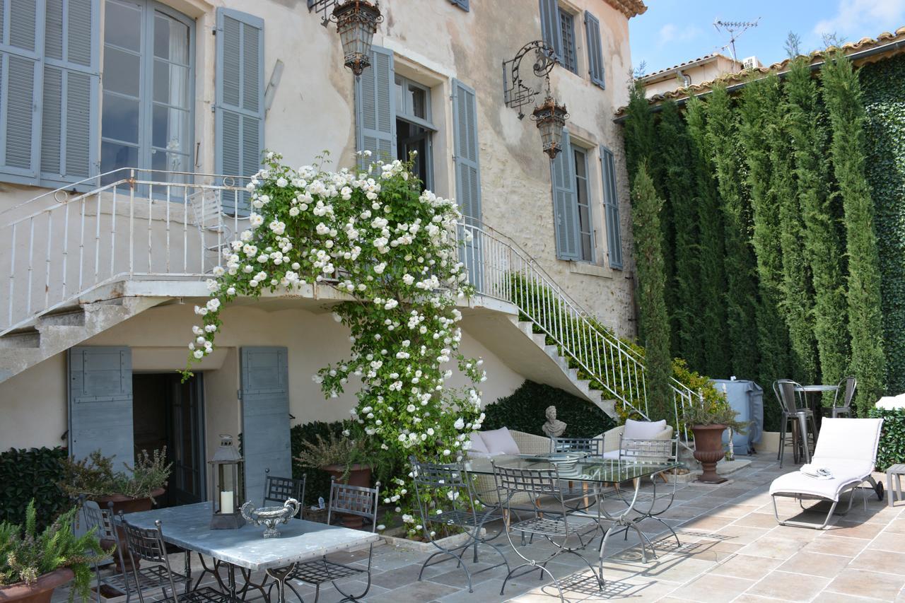 Le Petit Chateau Châteauneuf-de-Gadagne エクステリア 写真
